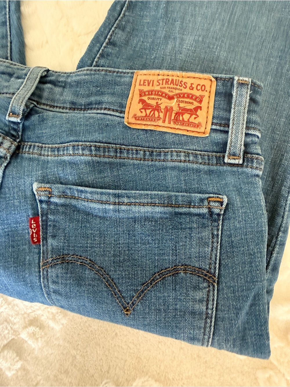 Levi's Light Blue Straight Leg Women's Jeans